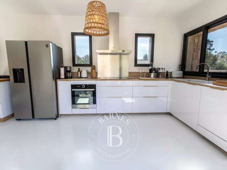 Villa Sainte-Lucie-de-Porto-Vecchio - 4 bedrooms - 196m²