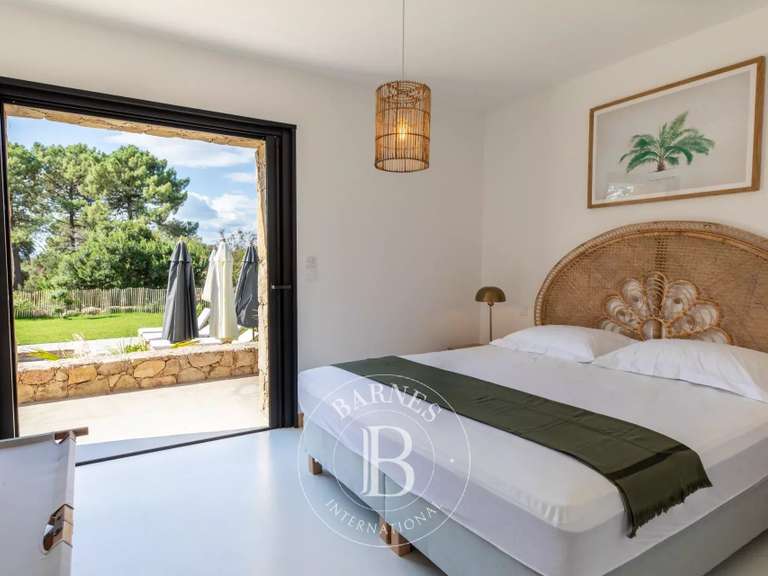 Villa Sainte-Lucie-de-Porto-Vecchio - 4 bedrooms - 196m²