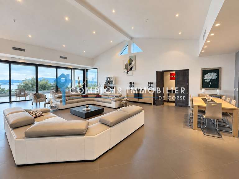 Villa Sainte-Lucie-de-Porto-Vecchio - 8 chambres - 595m²