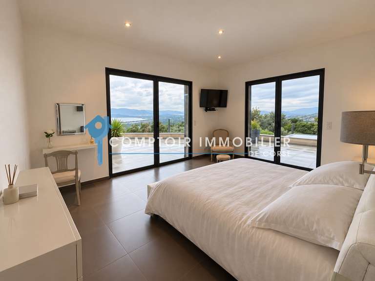 Villa Sainte-Lucie-de-Porto-Vecchio - 8 chambres - 595m²
