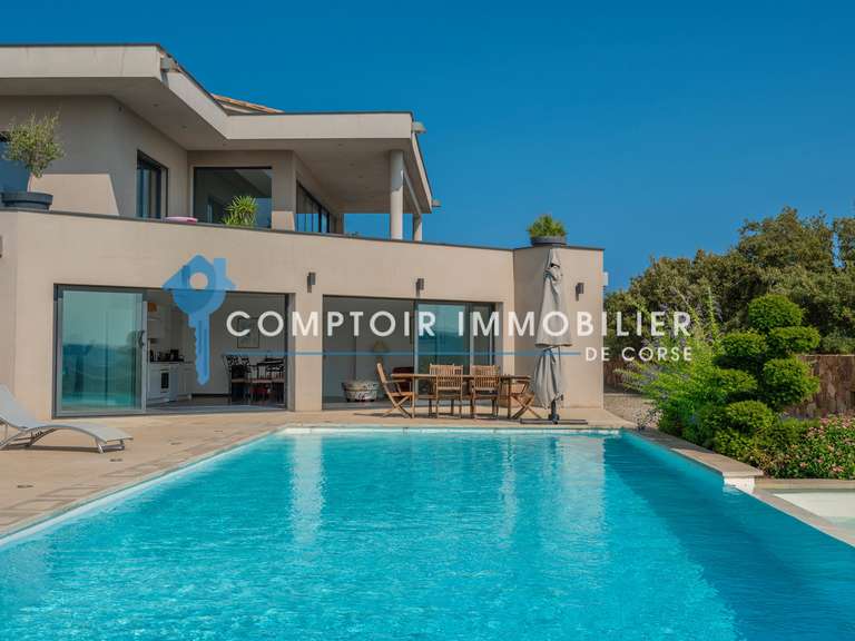 Villa Sainte-Lucie-de-Porto-Vecchio - 8 chambres - 600m²