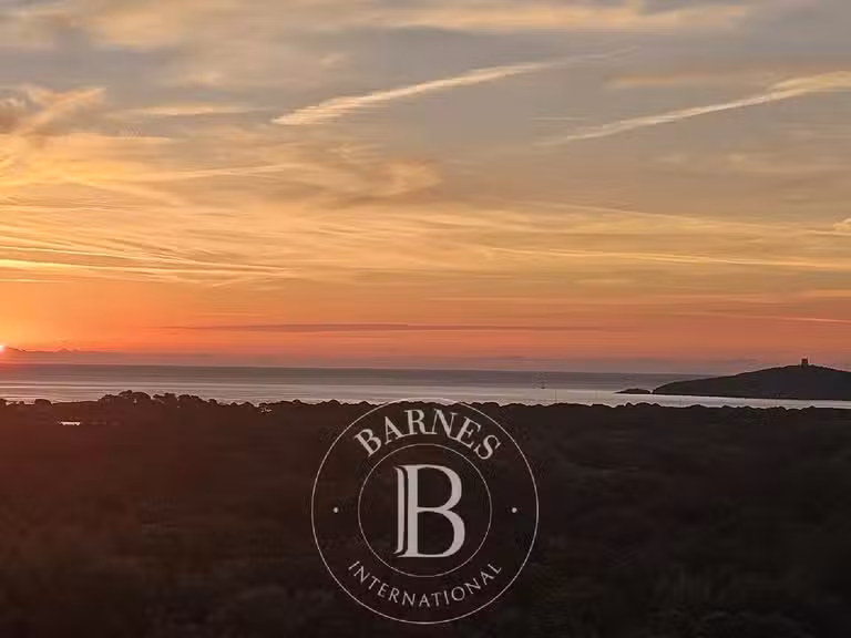 Villa avec Vue sur mer Sainte-Lucie-de-Porto-Vecchio - 5 chambres - 350m²
