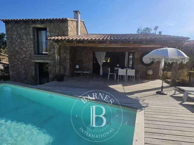 Villa Sainte-Lucie-de-Porto-Vecchio - 3 chambres - 144m²