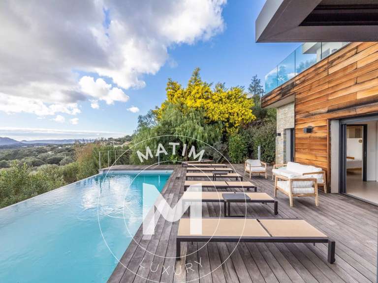 Villa Sainte-Lucie-de-Porto-Vecchio - 5 bedrooms - 200m²