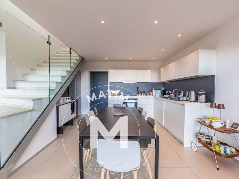 Villa Sainte-Lucie-de-Porto-Vecchio - 5 bedrooms - 200m²