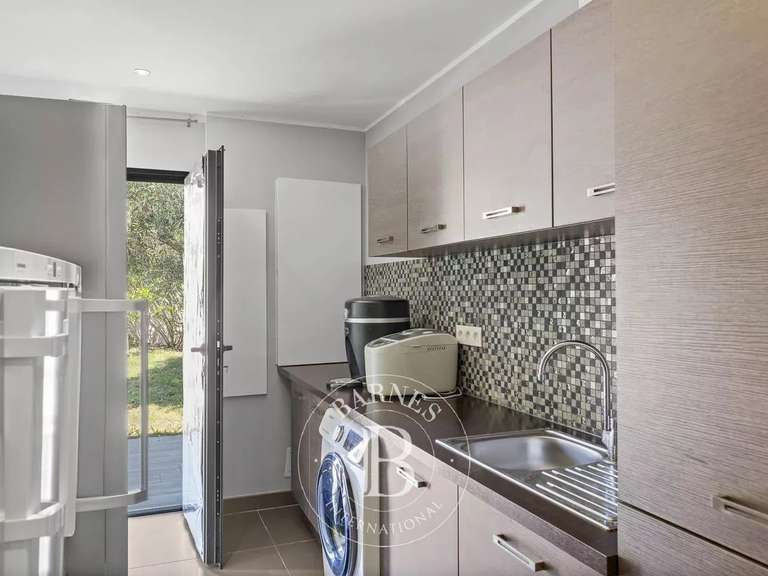 Villa Sainte-Lucie-de-Porto-Vecchio - 5 chambres - 174m²