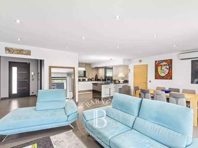 Villa Sainte-Lucie-de-Porto-Vecchio - 5 chambres - 174m²