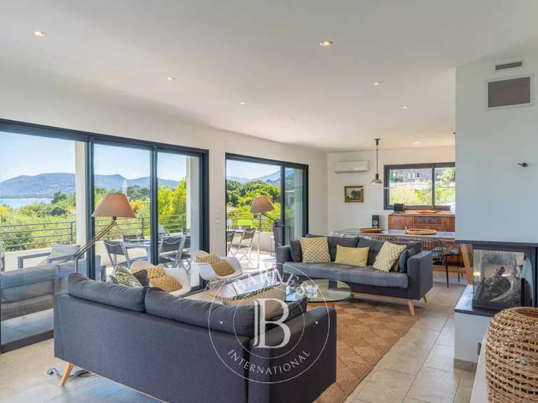 Villa avec Vue sur mer Sainte-Lucie-de-Porto-Vecchio - 6 chambres - 228m²