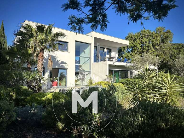 Villa avec Vue sur mer Sainte-Lucie-de-Porto-Vecchio - 5 chambres - 200m²