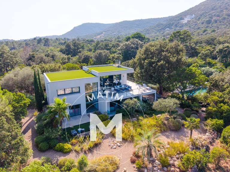 Villa with Sea view Sainte-Lucie-de-Porto-Vecchio - 5 bedrooms - 200m²