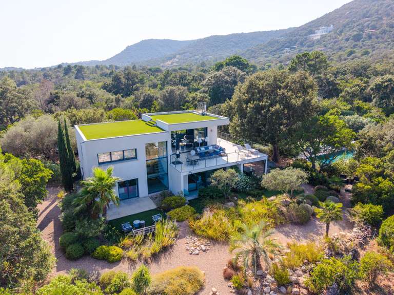 Villa avec Vue sur mer Sainte-Lucie-de-Porto-Vecchio - 5 chambres - 200m²