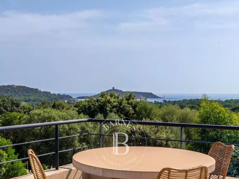 Villa avec Vue sur mer Sainte-Lucie-de-Porto-Vecchio - 5 chambres - 230m²
