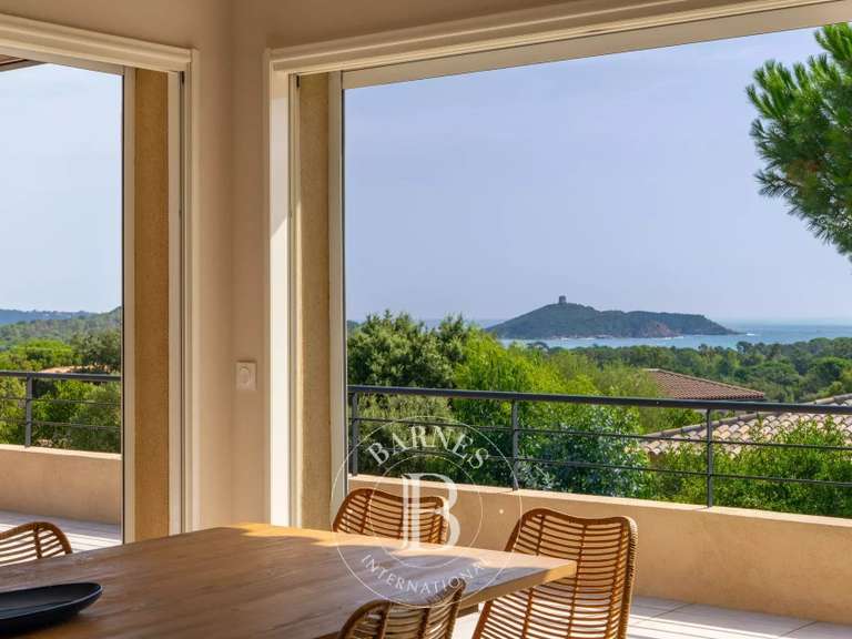Villa avec Vue sur mer Sainte-Lucie-de-Porto-Vecchio - 5 chambres - 230m²