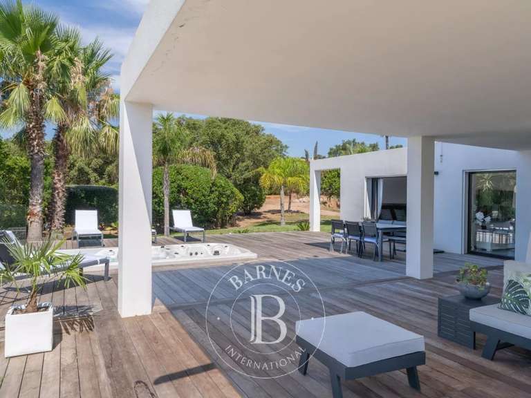 Villa Sainte-Lucie-de-Porto-Vecchio - 4 chambres - 350m²