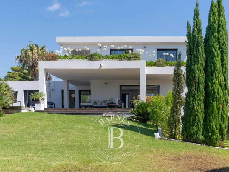 Villa Sainte-Lucie-de-Porto-Vecchio - 4 chambres - 350m²