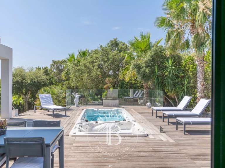 Villa Sainte-Lucie-de-Porto-Vecchio - 4 chambres - 350m²