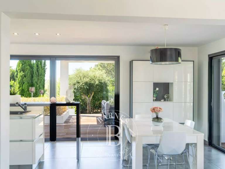Villa Sainte-Lucie-de-Porto-Vecchio - 4 chambres - 350m²