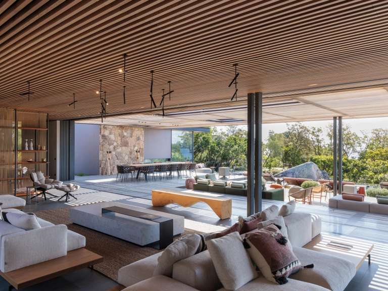Villa Sainte-Lucie-de-Porto-Vecchio - 7 bedrooms - 693m²