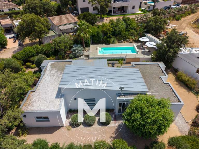 Villa Sainte-Lucie-de-Porto-Vecchio - 4 chambres - 127m²