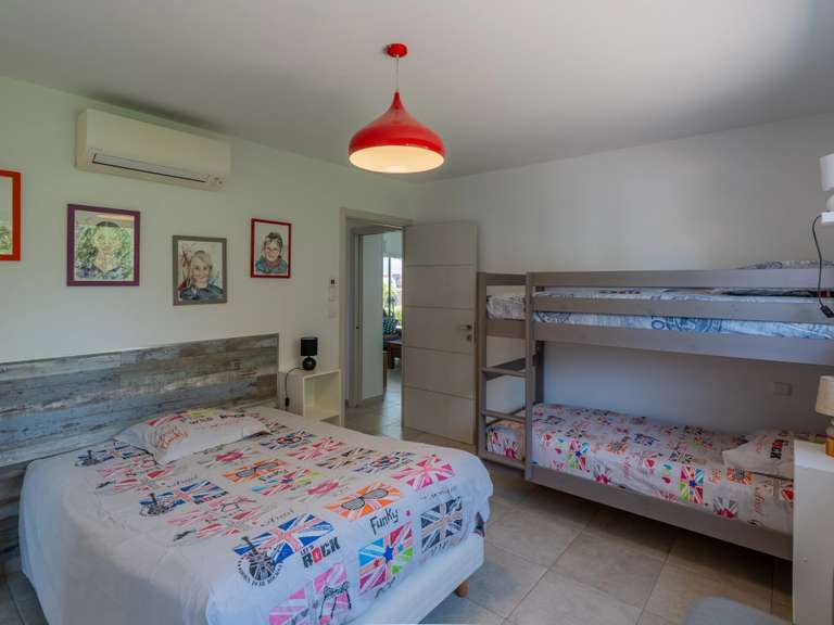 Villa Sainte-Lucie-de-Porto-Vecchio - 4 chambres - 127m²