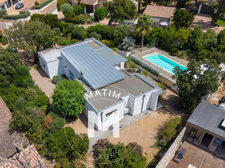 Villa Sainte-Lucie-de-Porto-Vecchio - 4 chambres - 127m²