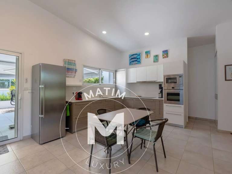 Villa Sainte-Lucie-de-Porto-Vecchio - 4 chambres - 127m²
