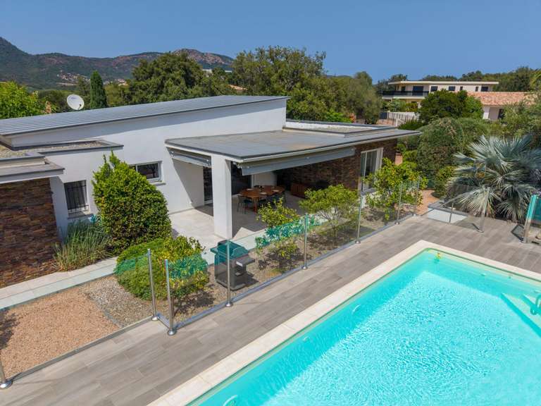 Villa Sainte-Lucie-de-Porto-Vecchio - 4 chambres - 127m²