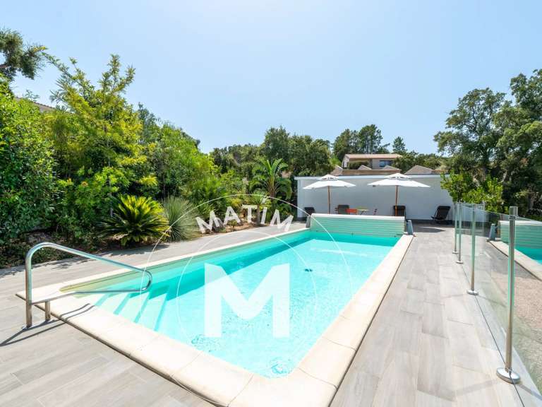 Villa Sainte-Lucie-de-Porto-Vecchio - 4 chambres - 127m²