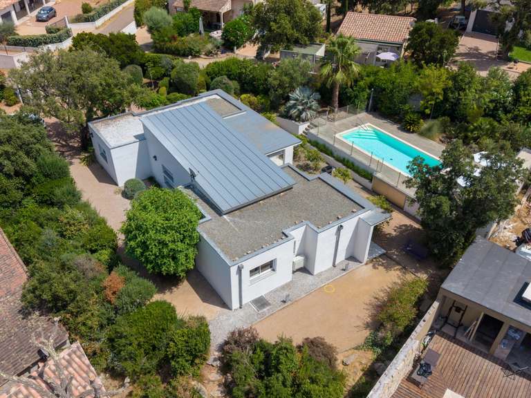 Villa Sainte-Lucie-de-Porto-Vecchio - 4 chambres - 127m²