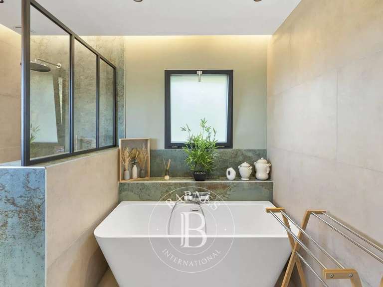 Villa Sainte-Lucie-de-Porto-Vecchio - 4 chambres - 265m²