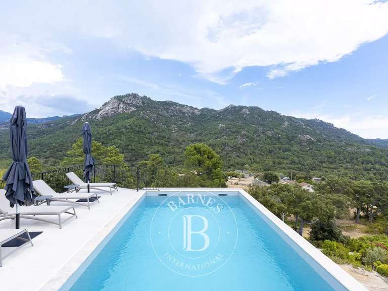Villa Sainte-Lucie-de-Porto-Vecchio - 4 chambres - 265m²