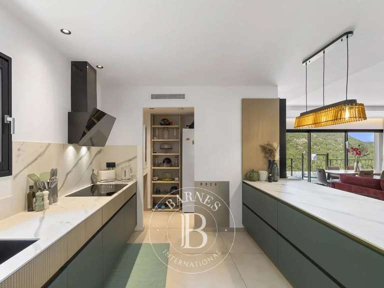 Villa Sainte-Lucie-de-Porto-Vecchio - 4 chambres - 265m²