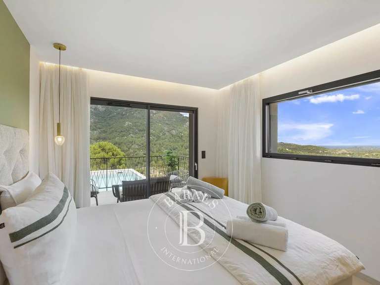 Villa Sainte-Lucie-de-Porto-Vecchio - 4 chambres - 265m²
