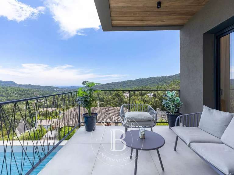 Villa Sainte-Lucie-de-Porto-Vecchio - 4 chambres - 265m²