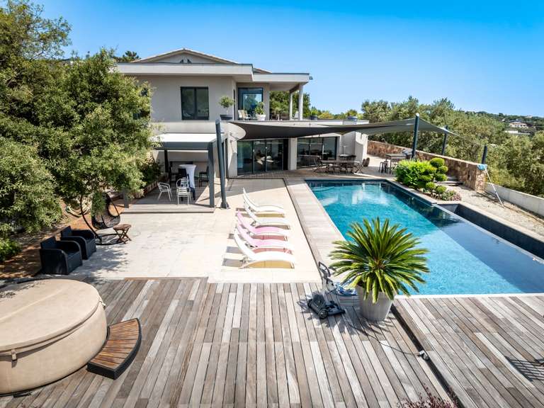 Villa Sainte-Lucie-de-Porto-Vecchio - 8 chambres - 596m²