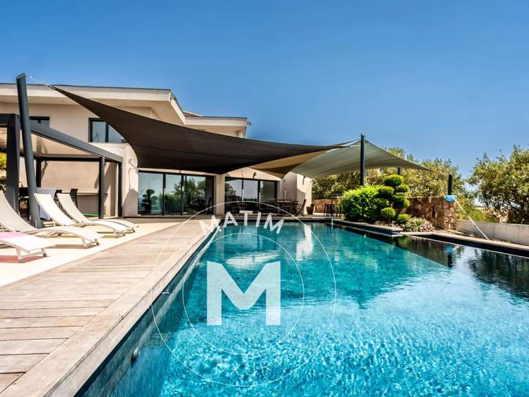 Villa Sainte-Lucie-de-Porto-Vecchio - 8 chambres - 596m²