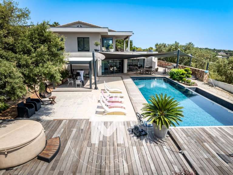 Villa Sainte-Lucie-de-Porto-Vecchio - 8 chambres - 596m²