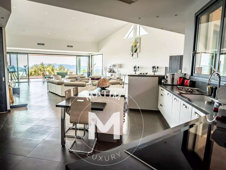 Villa Sainte-Lucie-de-Porto-Vecchio - 8 chambres - 596m²