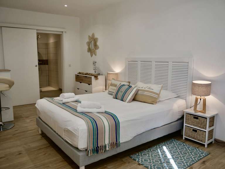 Villa Sainte-Lucie-de-Porto-Vecchio - 5 chambres - 230m²