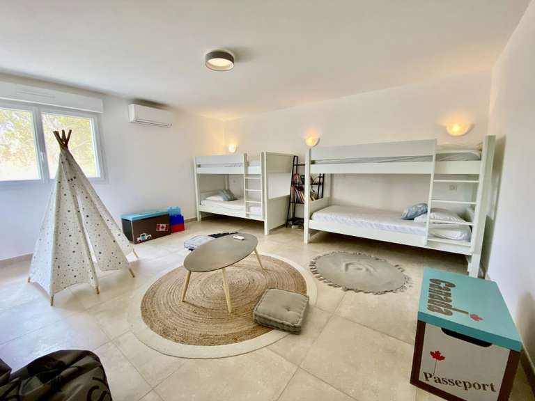 Villa Sainte-Lucie-de-Porto-Vecchio - 5 chambres - 230m²