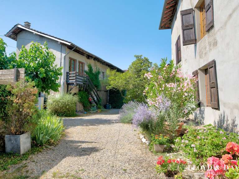 Maison Sainte-Marie-d'Alloix - 5 chambres - 274m²