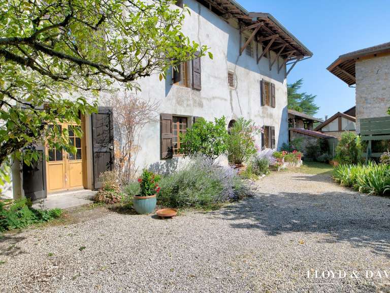 Maison Sainte-Marie-d'Alloix - 5 chambres - 274m²
