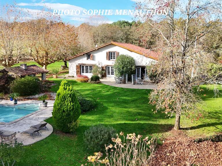 Bien atypique Sainte-Marie-de-Gosse - 8 chambres - 292m²