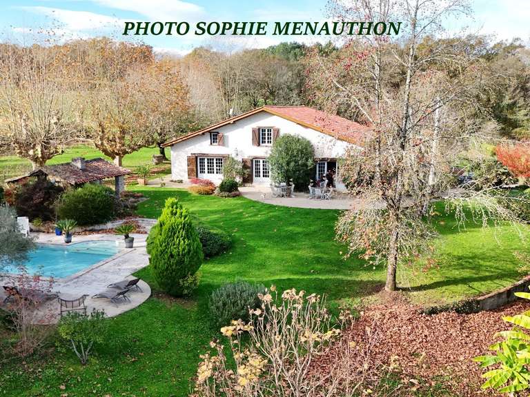 Bien atypique Sainte-Marie-de-Gosse - 8 chambres - 292m²