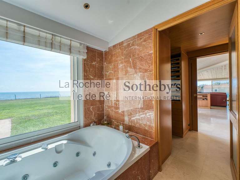 House Sainte-Marie-de-Ré - 3 bedrooms - 480m²