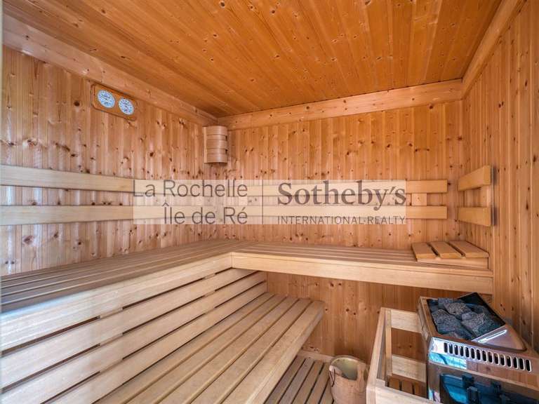 House Sainte-Marie-de-Ré - 3 bedrooms - 480m²