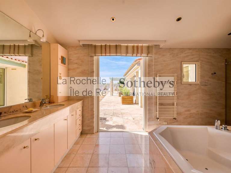 House Sainte-Marie-de-Ré - 3 bedrooms - 480m²