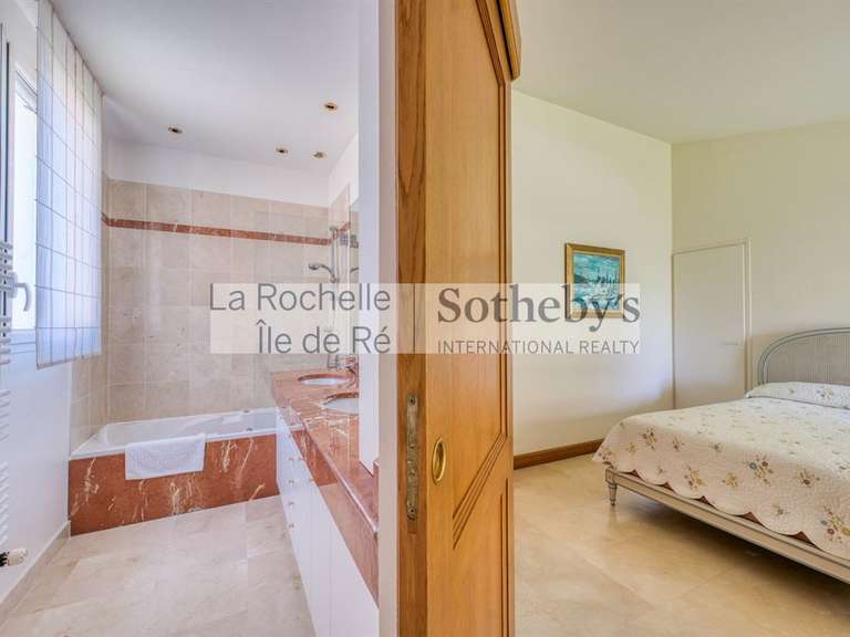 House Sainte-Marie-de-Ré - 3 bedrooms - 480m²