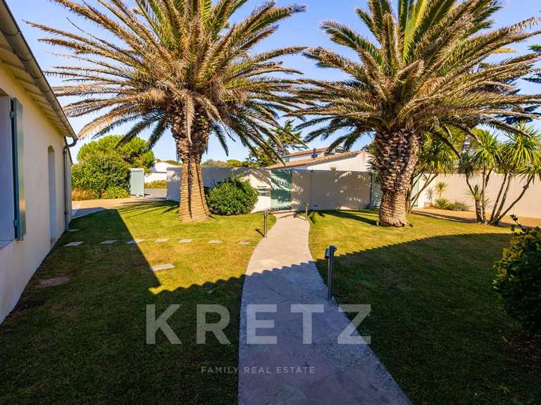 House Sainte-Marie-de-Ré - 3 bedrooms - 480m²