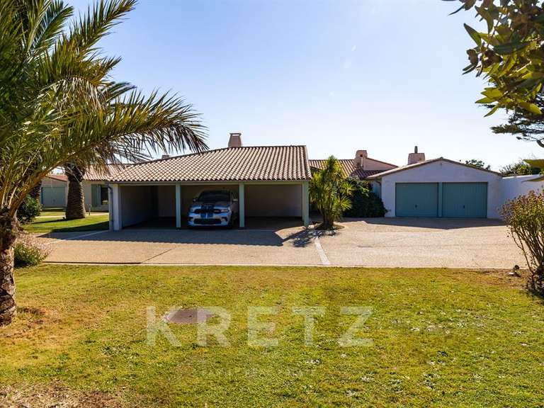 House Sainte-Marie-de-Ré - 3 bedrooms - 480m²